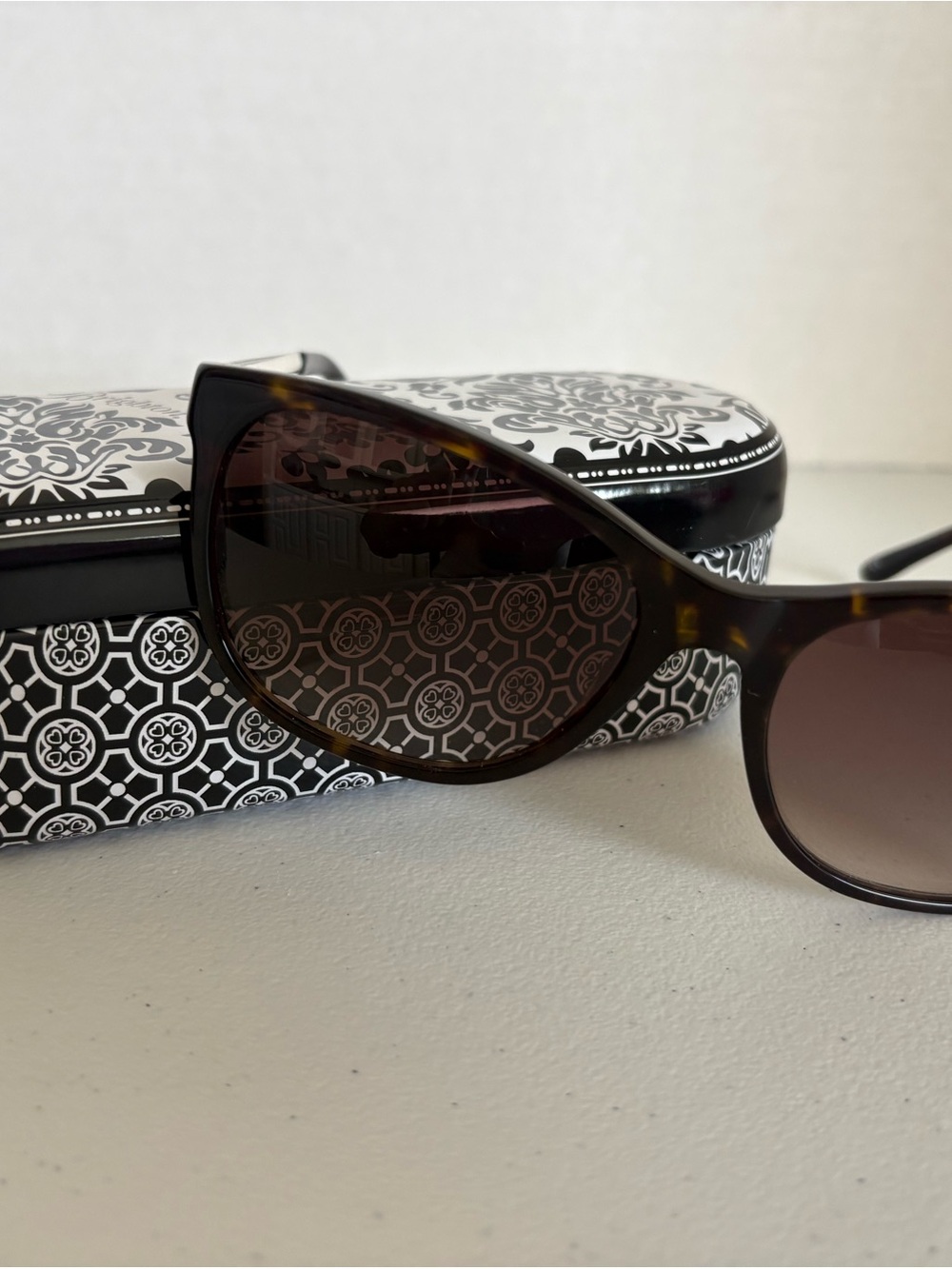 Brighton Tortoise Shell Sunglasses with Brown Gradient Lenses